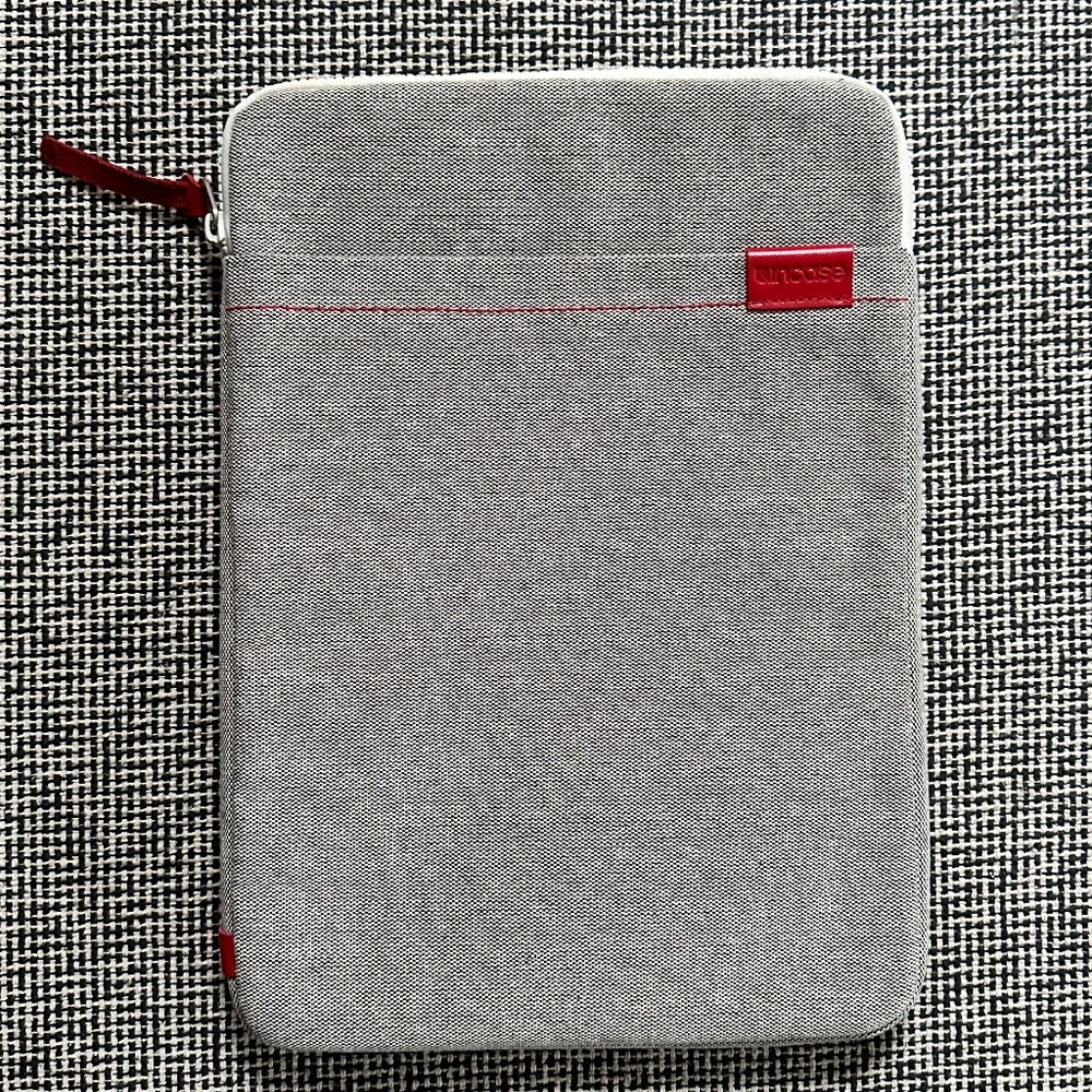 incase Terra Collection Sleeve Cream White and Fiery Red